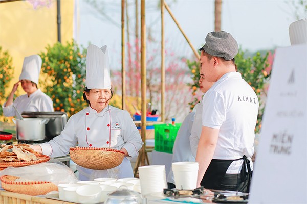 Khám phá "đảo hoa đào" giữa lòng "thành phố biển hồ" Vinhomes Ocean Park ảnh 4 Khám phá "đảo hoa đào" giữa lòng "thành phố biển hồ" Vinhomes Ocean Park ảnh 4