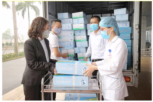 [Ảnh]: Sữa Cô Gái Hà Lan tiếp sức cho chiến sỹ biên phòng – chung tay trên mọi mặt trận, đẩy lùi Covid-19 ảnh 9