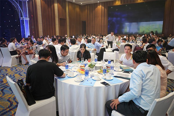 Sự kiện ra mắt Sun Grand City Feria: Bom tấn thị trường Quảng Ninh được "kích nổ" ảnh 7 Sự kiện ra mắt Sun Grand City Feria: Bom tấn thị trường Quảng Ninh được "kích nổ" ảnh 7