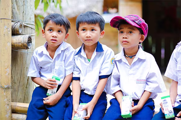 30.000 trẻ em miền núi Quảng Nam uống sữa miễn phí nhờ Sữa học đường ảnh 2 30.000 trẻ em miền núi Quảng Nam uống sữa miễn phí nhờ Sữa học đường ảnh 2