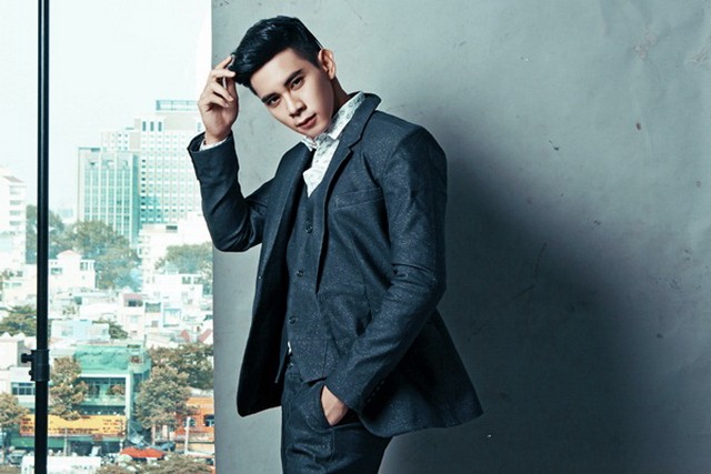 Hồ Vĩnh Khoa khoe vẻ điển trai với vest in tên trong bộ ảnh mới ảnh 4 Hồ Vĩnh Khoa khoe vẻ điển trai với vest in tên trong bộ ảnh mới ảnh 4