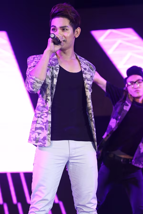 Mặc trời mưa, Hồ Ngọc Hà vẫn “sở hữu” hàng chục ngàn sinh viên ảnh 8