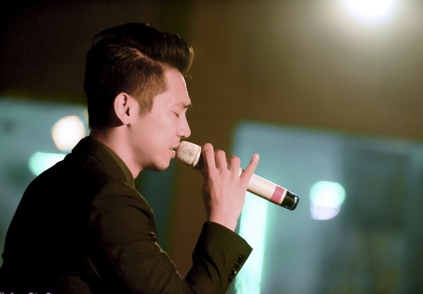 Mai Quốc Việt ra mắt album mới, khoe giọng hát ấm áp đầy cảm xúc ảnh 4 Mai Quốc Việt ra mắt album mới, khoe giọng hát ấm áp đầy cảm xúc ảnh 4