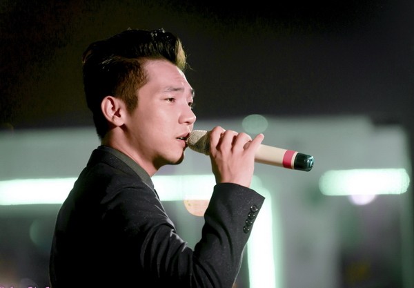 Mai Quốc Việt ra mắt album mới, khoe giọng hát ấm áp đầy cảm xúc ảnh 2 Mai Quốc Việt ra mắt album mới, khoe giọng hát ấm áp đầy cảm xúc ảnh 2