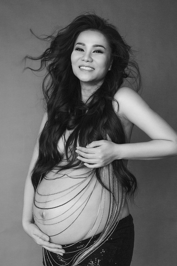 Thu Minh “khoe” hình ảnh mang thai con đầu lòng ảnh 3 Thu Minh “khoe” hình ảnh mang thai con đầu lòng ảnh 3