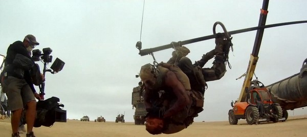 Đột nhập hậu trường của "siêu phẩm" mùa hè "Max điên" ảnh 7 Đột nhập hậu trường của "siêu phẩm" mùa hè "Max điên" ảnh 7