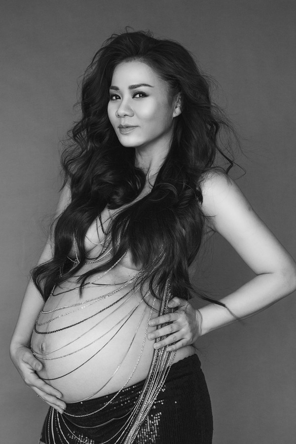 Thu Minh “khoe” hình ảnh mang thai con đầu lòng ảnh 2 Thu Minh “khoe” hình ảnh mang thai con đầu lòng ảnh 2