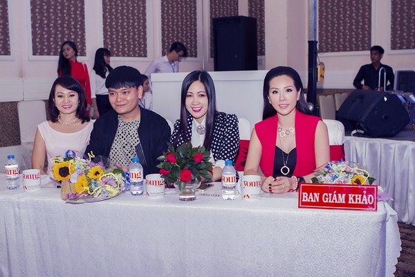 Hoa hậu Thu Hoài làm giám khảo “Người đẹp công sở 2015“ ảnh 2 Hoa hậu Thu Hoài làm giám khảo “Người đẹp công sở 2015“ ảnh 2