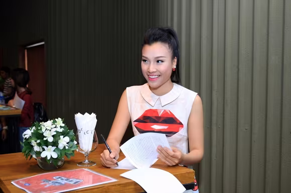 Hồ Hoài Anh - Lưu Hương Giang vênh nhau trong lựa chọn thí sinh ảnh 3 Hồ Hoài Anh - Lưu Hương Giang vênh nhau trong lựa chọn thí sinh ảnh 3