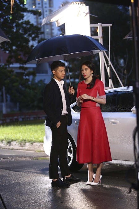 Noo Phước Thịnh "bất chấp" tuổi tác yêu Thủy Tiên ảnh 3 Noo Phước Thịnh "bất chấp" tuổi tác yêu Thủy Tiên ảnh 3