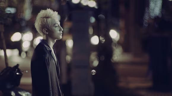 Sơn Tùng M-TP chinh phục khán giả bằng diễn xuất trong MV mới ảnh 4 Sơn Tùng M-TP chinh phục khán giả bằng diễn xuất trong MV mới ảnh 4