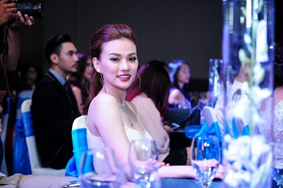 Các mỹ nhân Việt hội ngộ mừng ra mắt Gala nhạc Việt số 6 ảnh 6 Các mỹ nhân Việt hội ngộ mừng ra mắt Gala nhạc Việt số 6 ảnh 6
