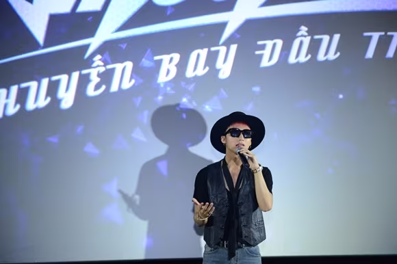 Sơn Tùng M-TP công bố khởi động liveshow "Chuyến bay đầu tiên" ảnh 1 Sơn Tùng M-TP công bố khởi động liveshow "Chuyến bay đầu tiên" ảnh 1