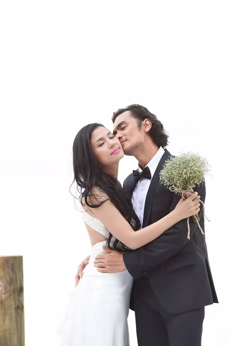 Việt Trinh rạng ngời hạnh phúc trong váy cưới bên Đức Hải ảnh 8 Việt Trinh rạng ngời hạnh phúc trong váy cưới bên Đức Hải ảnh 8