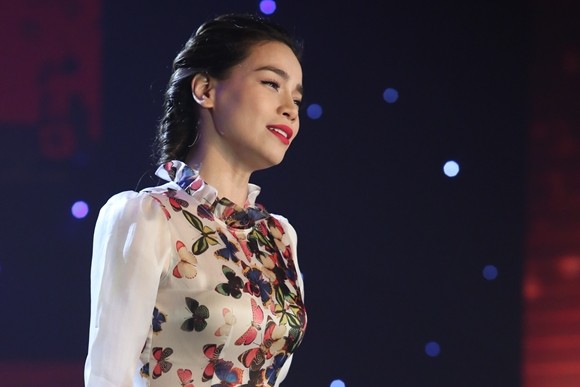 Hồ Ngọc Hà gây sốt với ca khúc day dứt, đầy nước mắt ảnh 5 Hồ Ngọc Hà gây sốt với ca khúc day dứt, đầy nước mắt ảnh 5