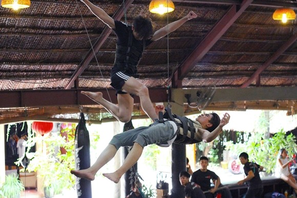 Nhóm 365 mướt mồ hôi trên sàn luyện võ cho phim "Tấm cám" ảnh 2 Nhóm 365 mướt mồ hôi trên sàn luyện võ cho phim "Tấm cám" ảnh 2