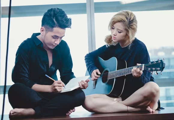 Hà Thanh Phúc trở lại văn đàn với "Cám ơn người đã rời xa tôi" ảnh 3 Hà Thanh Phúc trở lại văn đàn với "Cám ơn người đã rời xa tôi" ảnh 3