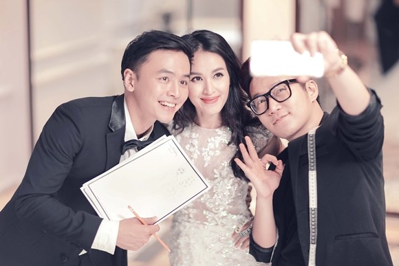 Cận cảnh những chiếc áo cưới thực hiện ròng rã suốt 3 tháng của Tú Vi ảnh 9 Cận cảnh những chiếc áo cưới thực hiện ròng rã suốt 3 tháng của Tú Vi ảnh 9