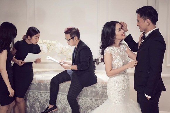 Cận cảnh những chiếc áo cưới thực hiện ròng rã suốt 3 tháng của Tú Vi ảnh 5 Cận cảnh những chiếc áo cưới thực hiện ròng rã suốt 3 tháng của Tú Vi ảnh 5