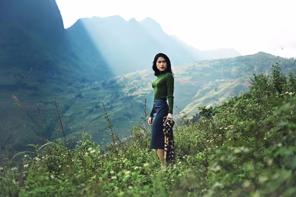 "Hiệp sĩ mù" Ngọc Thanh Tâm khoe sắc giữa núi rừng Đông Bắc ảnh 6 "Hiệp sĩ mù" Ngọc Thanh Tâm khoe sắc giữa núi rừng Đông Bắc ảnh 6