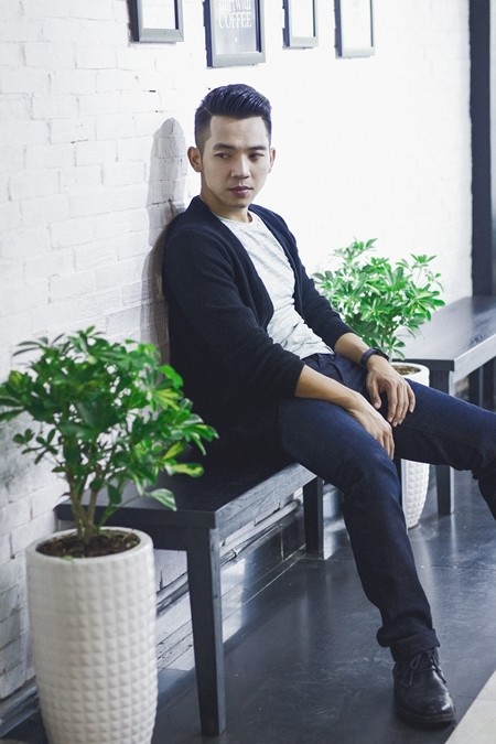 Mai Quốc Việt "lột xác" với hình ảnh đầy phong cách, trẻ trung ảnh 3 Mai Quốc Việt "lột xác" với hình ảnh đầy phong cách, trẻ trung ảnh 3