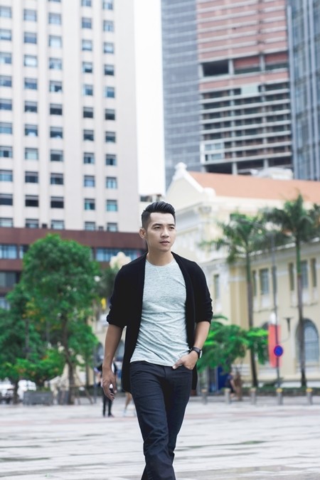 Mai Quốc Việt "lột xác" với hình ảnh đầy phong cách, trẻ trung ảnh 7 Mai Quốc Việt "lột xác" với hình ảnh đầy phong cách, trẻ trung ảnh 7