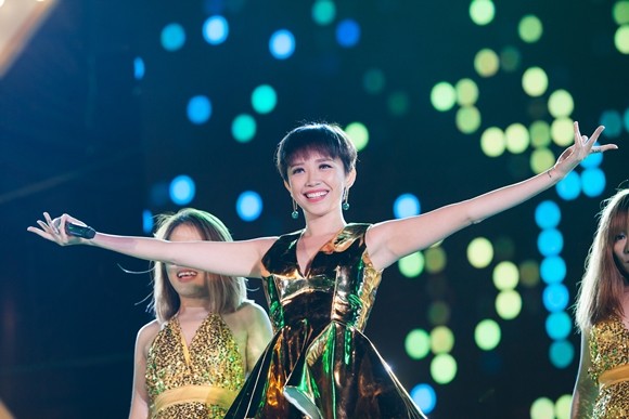 Noo Phước Thịnh bất ngờ được khán giả Đà Nẵng tổ chức sinh nhật ảnh 6 Noo Phước Thịnh bất ngờ được khán giả Đà Nẵng tổ chức sinh nhật ảnh 6