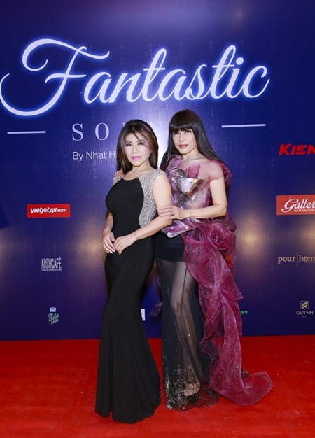 Ca sĩ hải ngoại Nhật Hạ gợi cảm trong đêm liveshow "Fantastic sound" ảnh 2 Ca sĩ hải ngoại Nhật Hạ gợi cảm trong đêm liveshow "Fantastic sound" ảnh 2