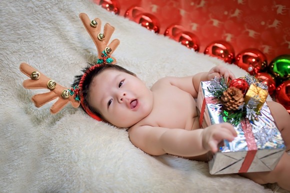Nhật Kim Anh ghi lại hình ảnh Giáng sinh đầu tiên cùng chồng, con ảnh 7 Nhật Kim Anh ghi lại hình ảnh Giáng sinh đầu tiên cùng chồng, con ảnh 7