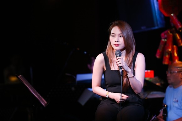 Biểu cảm đáng yêu của Mỹ Tâm tại buổi tập luyện cho "Ô cửa màu xanh" ảnh 1 Biểu cảm đáng yêu của Mỹ Tâm tại buổi tập luyện cho "Ô cửa màu xanh" ảnh 1
