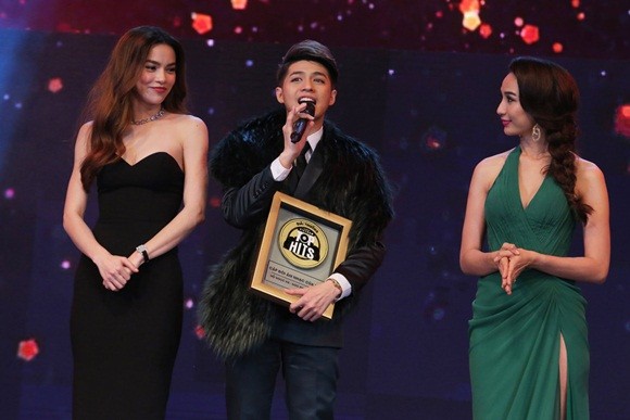 Hồ Ngọc Hà - Noo Phước Thịnh làm bùng nổ sân khấu, lấn áp "sao" Hàn ảnh 1 Hồ Ngọc Hà - Noo Phước Thịnh làm bùng nổ sân khấu, lấn áp "sao" Hàn ảnh 1