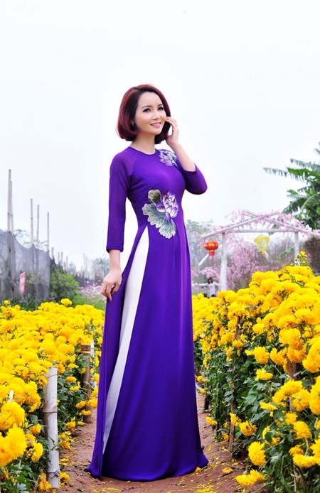 Mai Thu Huyền khoe eo thon trong sắc xuân Hà Nội ảnh 2 Mai Thu Huyền khoe eo thon trong sắc xuân Hà Nội ảnh 2