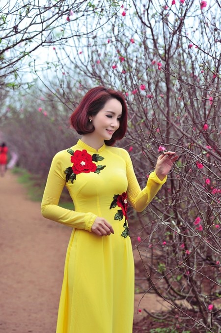 Mai Thu Huyền khoe eo thon trong sắc xuân Hà Nội ảnh 8 Mai Thu Huyền khoe eo thon trong sắc xuân Hà Nội ảnh 8