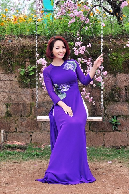 Mai Thu Huyền khoe eo thon trong sắc xuân Hà Nội ảnh 3 Mai Thu Huyền khoe eo thon trong sắc xuân Hà Nội ảnh 3