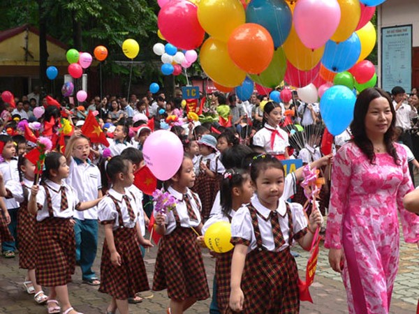 Năm học mới bắt đầu từ 1-8-2015 ảnh 1 Năm học mới bắt đầu từ 1-8-2015 ảnh 1