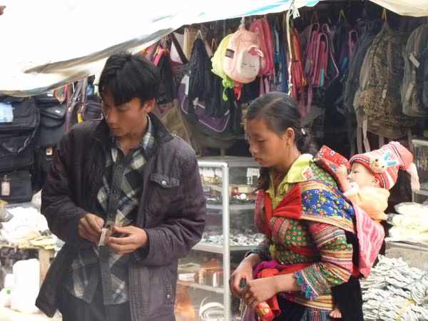 Học lớp 7 vội đi lấy chồng, 22 tuổi đã có 5 đứa con ảnh 1 Học lớp 7 vội đi lấy chồng, 22 tuổi đã có 5 đứa con ảnh 1