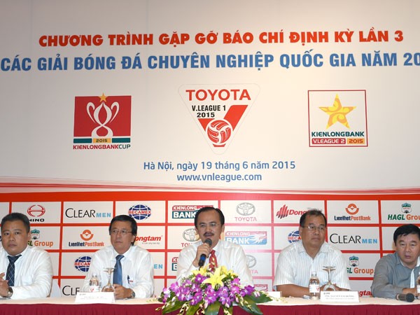 Lượt về V-League 2015 sẽ xuất hiện trọng tài ngoại ảnh 1 Lượt về V-League 2015 sẽ xuất hiện trọng tài ngoại ảnh 1