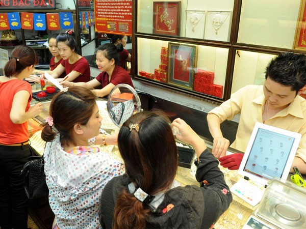 Trung Quốc liên tiếp phá giá Nhân dân tệ: Thị trường "ngấm đòn" ảnh 1 Trung Quốc liên tiếp phá giá Nhân dân tệ: Thị trường "ngấm đòn" ảnh 1
