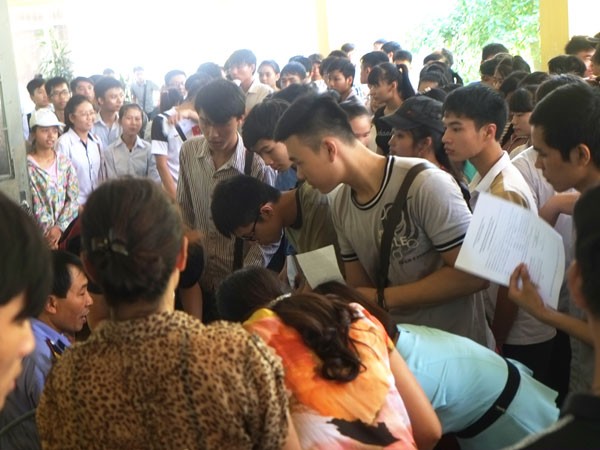 Rớt nguyện vọng 1 vào phút chót, thí sinh lẫn người nhà "bạc mặt" ảnh 1 Rớt nguyện vọng 1 vào phút chót, thí sinh lẫn người nhà "bạc mặt" ảnh 1
