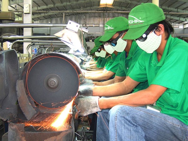 Tăng lương và cái lý từ đời sống người lao động ảnh 1 Tăng lương và cái lý từ đời sống người lao động ảnh 1