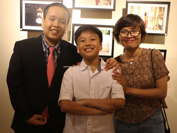 Đỗ Nhật Nam mở triển lãm tranh gây quỹ "Cơm có thịt"  ảnh 1