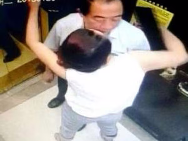 Quan chức tiêu tan sự nghiệp vì scandal tình ái ảnh 1 Quan chức tiêu tan sự nghiệp vì scandal tình ái ảnh 1