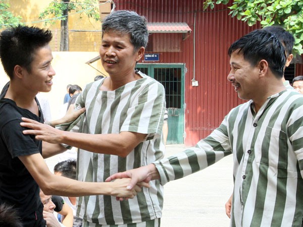 Đoàn tụ gia đình, làm người lương thiện ảnh 2 Đoàn tụ gia đình, làm người lương thiện ảnh 2