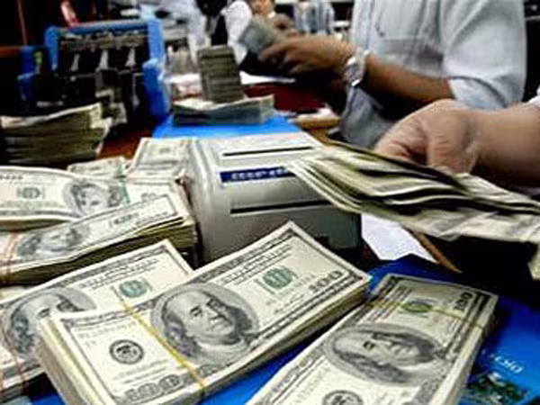 Giá USD tăng trở lại, chứng khoán quay đầu giảm ảnh 1 Giá USD tăng trở lại, chứng khoán quay đầu giảm ảnh 1
