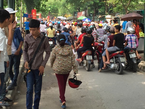 Đông đúc nhưng không lộn xộn, ùn tắc ảnh 1 Đông đúc nhưng không lộn xộn, ùn tắc ảnh 1