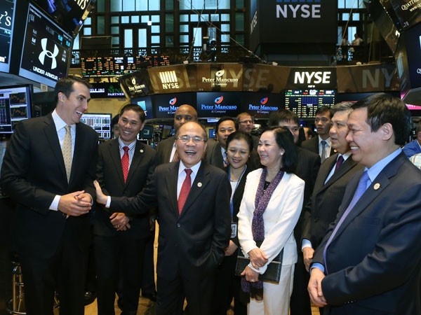 Chủ tịch Quốc hội Nguyễn Sinh Hùng thăm sàn chứng khoán New York ảnh 1 Chủ tịch Quốc hội Nguyễn Sinh Hùng thăm sàn chứng khoán New York ảnh 1