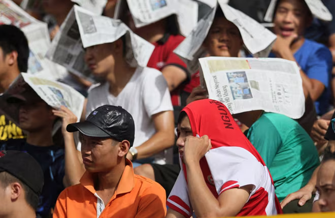 V-League nhìn giải "phủi" mà... thèm ảnh 3 V-League nhìn giải "phủi" mà... thèm ảnh 3