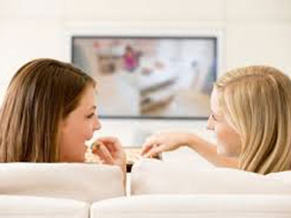 Xem TV nhiều có thể gây tắc mạch phổi ảnh 1 Xem TV nhiều có thể gây tắc mạch phổi ảnh 1
