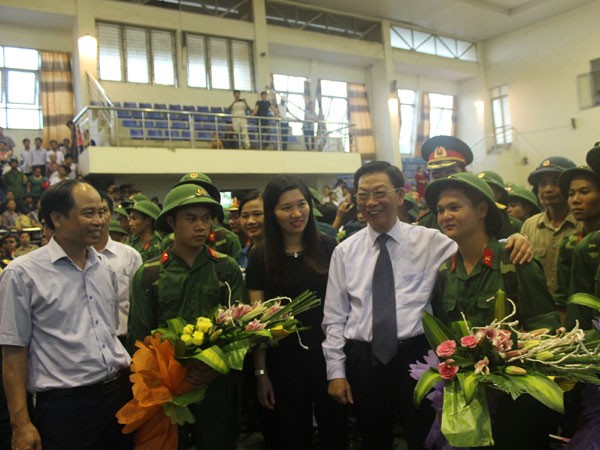 Hà Nội tưng bừng ngày hội nhập ngũ ảnh 2 Hà Nội tưng bừng ngày hội nhập ngũ ảnh 2
