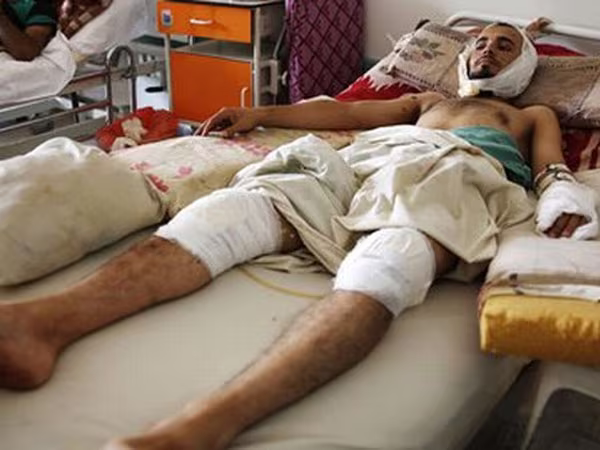 Tàu Ấn Độ bị ném bom, 7 thuyền viên mất tích ảnh 1